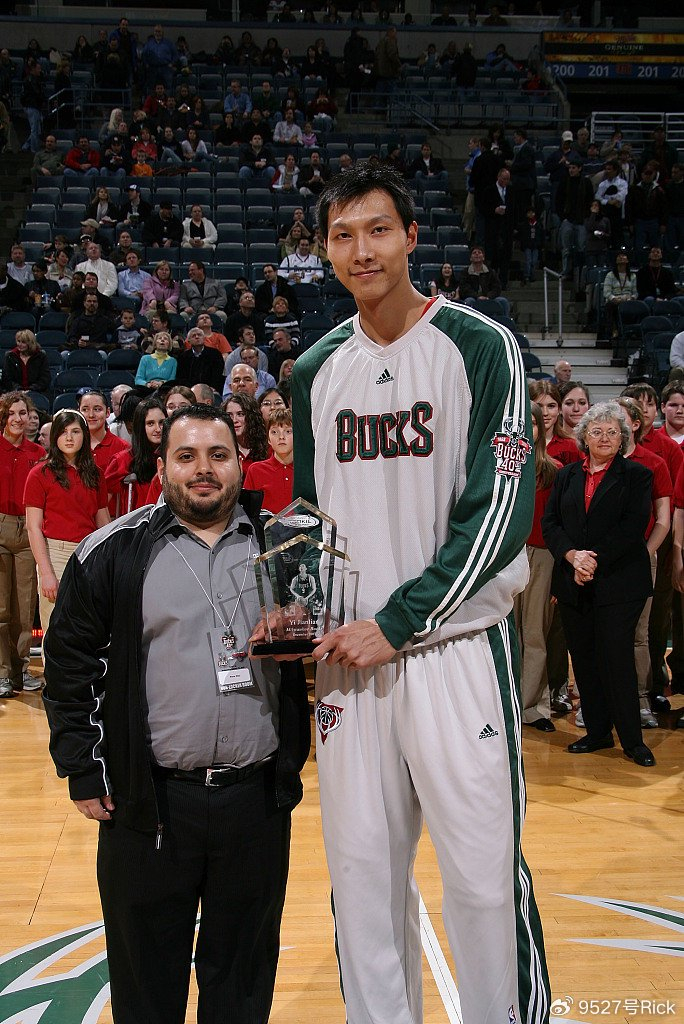 关于多特蒙德内部会议纪要流出——今夜再遭质疑，CBA季后赛使命明确，球探报告显示潜力的信息