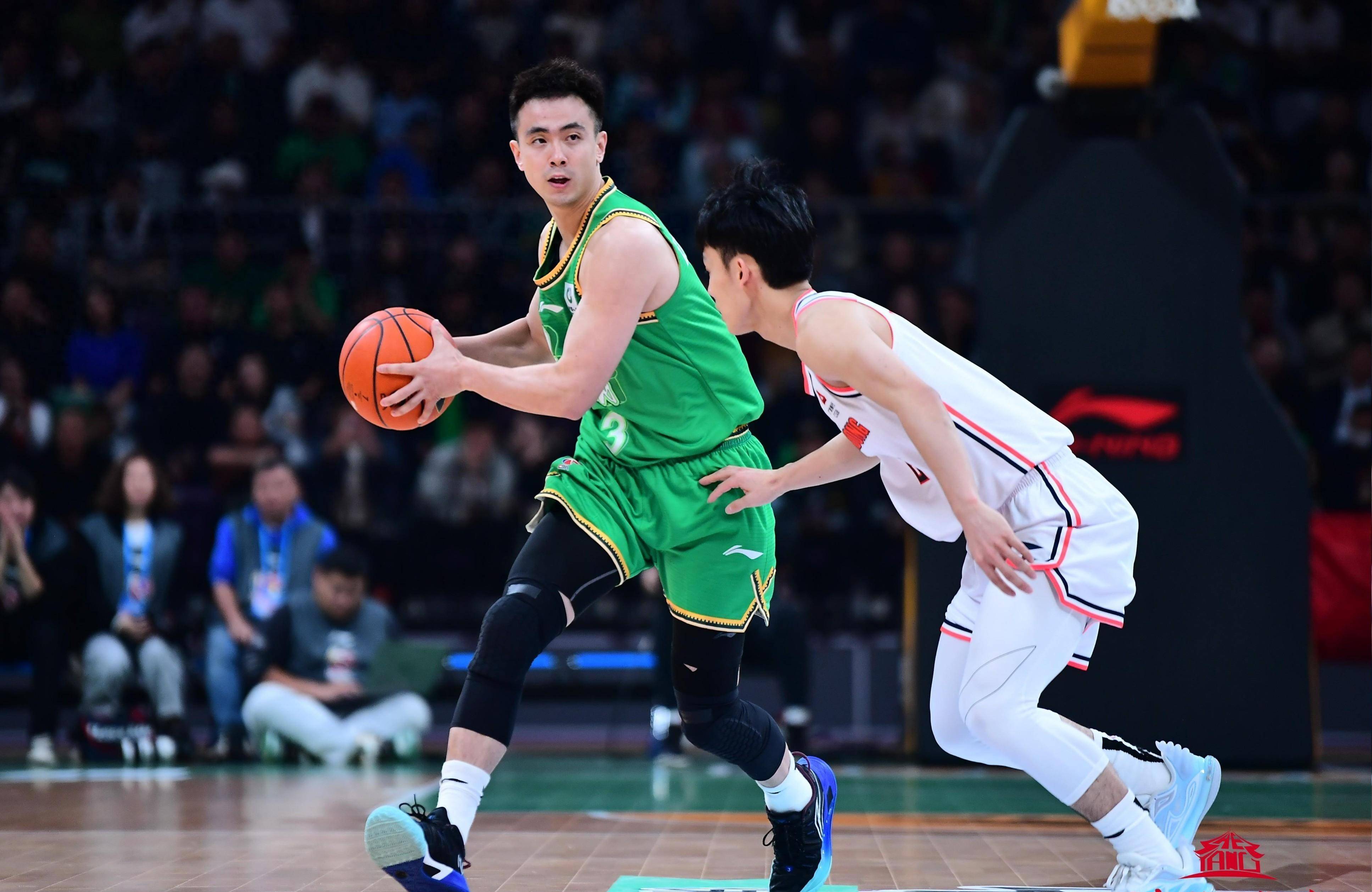 开云APP-包含转折点！马赛豪取连胜；CBA季后赛国际比赛日攻防权衡；悬念犹存；训练强度明显提升的词条